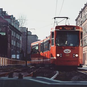 Helmut!

#szopienice #katowicenielizbona #katowice #poczta #banka #tramwaj #silesia #odkryjslaskie #slask #tor #tory #kamienica #przystanek #station #postoffice @guliwerowy