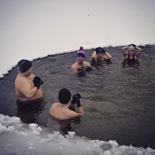 Morsy w szopienickim Bagrze!

#Morawa #bagier #szopienice #katowicenielizbona #katowice #mors #morsy #cold #woda #mróz #Zima #winter #kąpiel #people #zalew #śnieg #snow @oliwierkosma