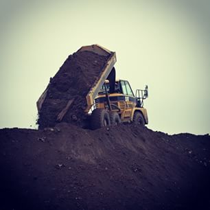 Wykopki

#szopienice #katowicenielizbona #katowice #ziemia #roboty #koparka #maszyna #machine #mars #odpady @guliwerowy