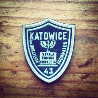 Pamiętacie tę szkołę?

#Tarcza #szkolna #szkola #school #schule #katowice #katowicenielizbona #ktw #kato #szopienice #bohaterow #grunwaldu #bohater #grunwald #1000lecie #stare #old #prl #brynicy #gimnazjum