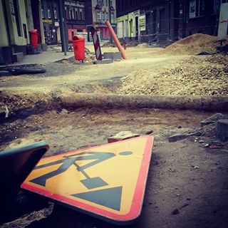 Remont ulicy Obrońców Westerplatte leży

#westerplatte #Remont #katowicenielizbona #katowice #szopienice #znak #droga #road #lopata #ulica #street #odkryjslaskie