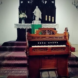 Zapraszamy na 17.00 do Kościoła Ewangelickiego na koncert muzyki kameralnej

#fisharmonia #oltarz #kirche #kosciol #church #szopienice #katowice #katowicenielizbona #music #instrument #muzyka #koncert #concert #god #bless #you #poland